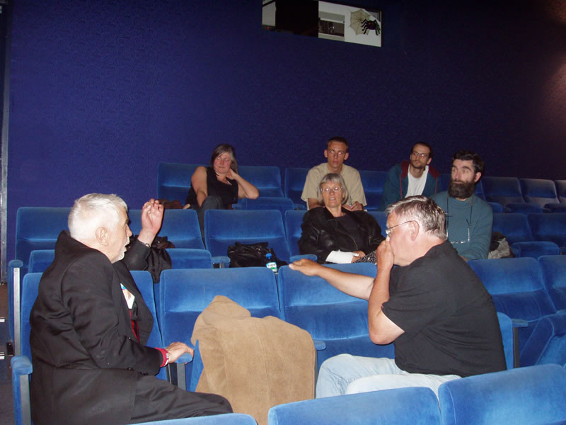bernd_p_holst_siegfried_stockhecke_kleine_diskussion_koralle